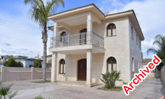 Luxury 3 bedroom house with swimming pool for sale in Aradippou