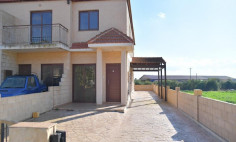 Beautiful 2 bedroom maisonette for sale in Liopetri