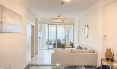3 bedroom beachfront apartment with sea view in Mackenzie 
