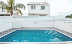 4 bedroom furnished house with swimming pool for sale in Livadia