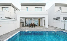 4 bedroom furnished house with swimming pool for sale in Livadia
