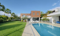 6 bedroom house with swimming pool for sale in Mouttagiaka