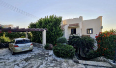 Beautiful 4 bed house with swimming pool for sale in Tala