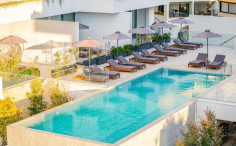 Spacious 3 bedroom penthouse with swimming pool for sale in Tombs of the Kings