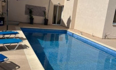 Large 6 bedrooms house with swimming pool for sale in Peyia