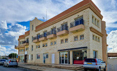 Shared mixed-use building in Deryneia, Famagusta 