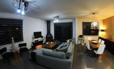 Apartment (penthouse) in Mesa Geitonia, Limassol for rent 