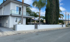 2 bedroom house with swimming pool for sale in Kalogiroi