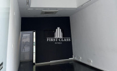 Luxury shop to rent in Agioi Omologites