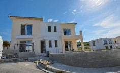 3 bed house with swimming pool for sale in Konia
