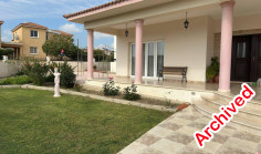Three bedrooms detached fully furnished bungalow on a plot of 766 m2 at a 