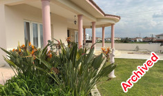 Three bedrooms detached fully furnished bungalow on a plot of 766 m2 at a 