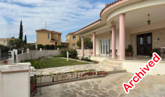 Three bedrooms detached fully furnished bungalow on a plot of 766 m2 at a 