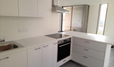 Large 3 bedroom unfurnished apartment to rent in Lykabittos