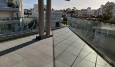 Large 3 bedroom unfurnished apartment to rent in Lykabittos