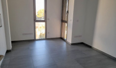 Large 3 bedroom unfurnished apartment to rent in Lykabittos