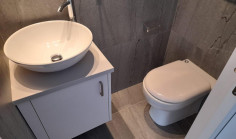 Large 3 bedroom unfurnished apartment to rent in Lykabittos