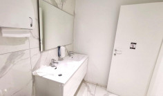 Beautiful office to rent in Zakaki
