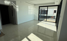 Apartment (penthouse) in Agios Nikolaos, Limassol for sale 