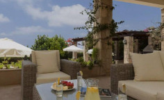 Luxury 5 bedroom house with swimming pool to rent in Aphrodite Hills
