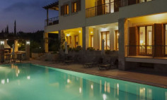 Luxury 5 bedroom house with swimming pool to rent in Aphrodite Hills