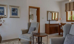 Luxury 5 bedroom house with swimming pool to rent in Aphrodite Hills