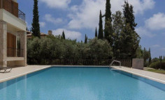 Luxury 5 bedroom house with swimming pool to rent in Aphrodite Hills