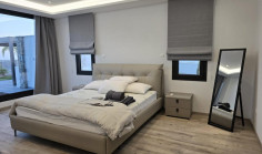 5 bedroom house with swimming pool to rent in Parekklisia