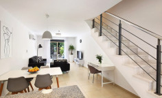 2 bedroom maisonette for sale in Universal