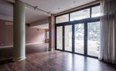 Spacious 4 bedrooms house with swimming pool for sale in Kalogiroi