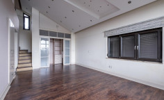 Spacious 4 bedrooms house with swimming pool for sale in Kalogiroi