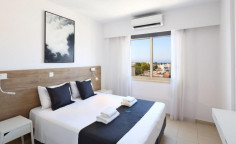 Large 2 bedroom apartment for sale in Universal