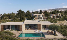 Spacious 5 bedroom villa with swimming pool for sale in Peyia
