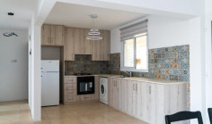 2 bedroom apartment in Kamares area 