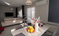 3 bedroom apartment with sea view in Mackenzie 
