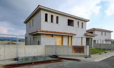 Beautiful 3 bedroom house with swimming pool for sale in Kalavasos