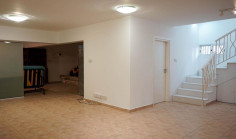 4 bedroom unfurnished house with swimming pool to rent in Agios Tychonas