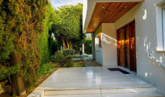 4 bedroom unfurnished house with swimming pool to rent in Agios Tychonas