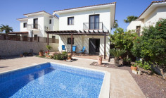 4 bedroom furnished house with swimming pool for sale in Maroni