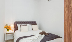 Beautiful 5 bedroom house with swimming pool for sale in Coral Bay