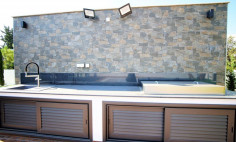 3 bedroom furnished bungalow with swimming pool to rent in Moni