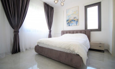3 bedroom furnished bungalow with swimming pool to rent in Moni