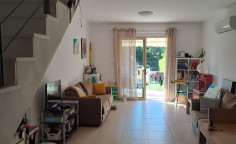 2 bedroom maisonette with swimming pool to rent in Universal