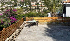 Luxury 3 bedroom house with swimming pool for sale in Kamares