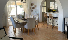 Luxury 3 bedroom house with swimming pool for sale in Kamares