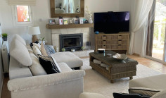 Luxury 3 bedroom house with swimming pool for sale in Kamares
