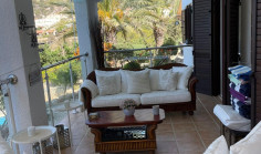 Luxury 3 bedroom house with swimming pool for sale in Kamares