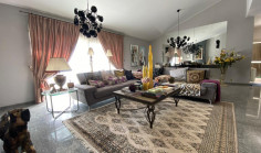 Luxury 5 bedroom house with swimming pool for sale in Parekklisia