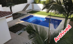 Spacious 4 bedrooms house with swimming pool for sale in Agios Tychonas