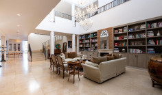 Large 5 bedroom house with swimming pool for sale in Engomi